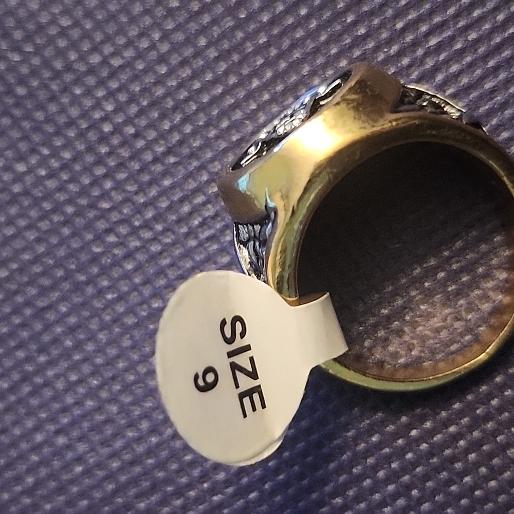 Ring size 9 - Picture 2 of 6